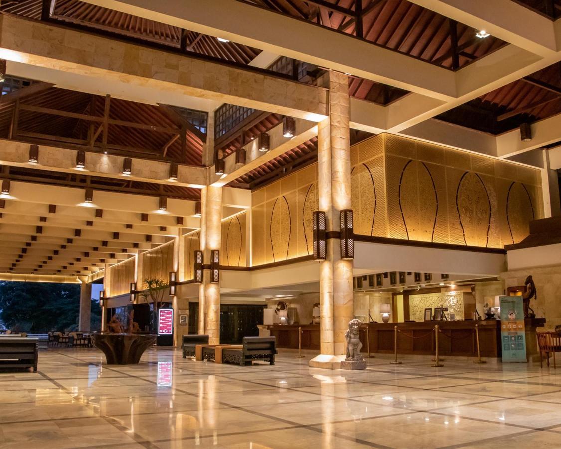 โรงแรมดิสคัฟเวอรี่ คาร์ติกา พลาซ่า กูตา ภายนอก รูปภาพ The lobby of the hotel