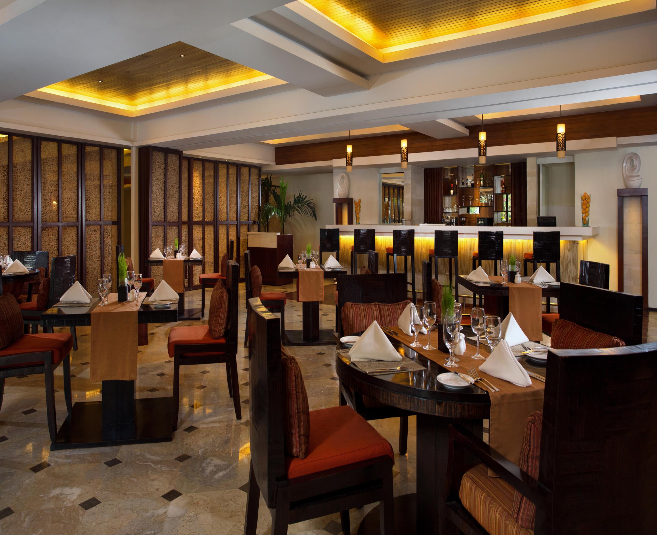 โรงแรมดิสคัฟเวอรี่ คาร์ติกา พลาซ่า กูตา ภายนอก รูปภาพ The restaurant
