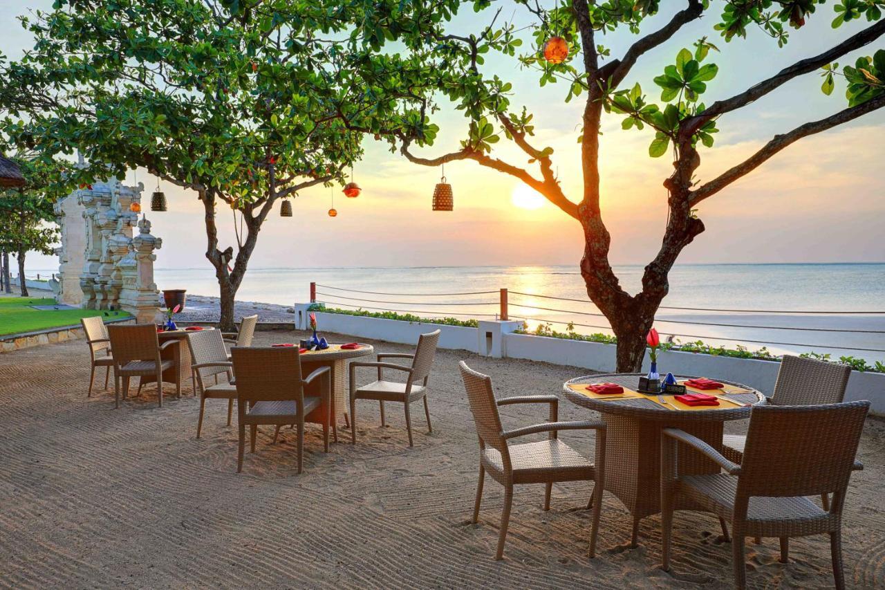 โรงแรมดิสคัฟเวอรี่ คาร์ติกา พลาซ่า กูตา ภายนอก รูปภาพ Sunset at the beach